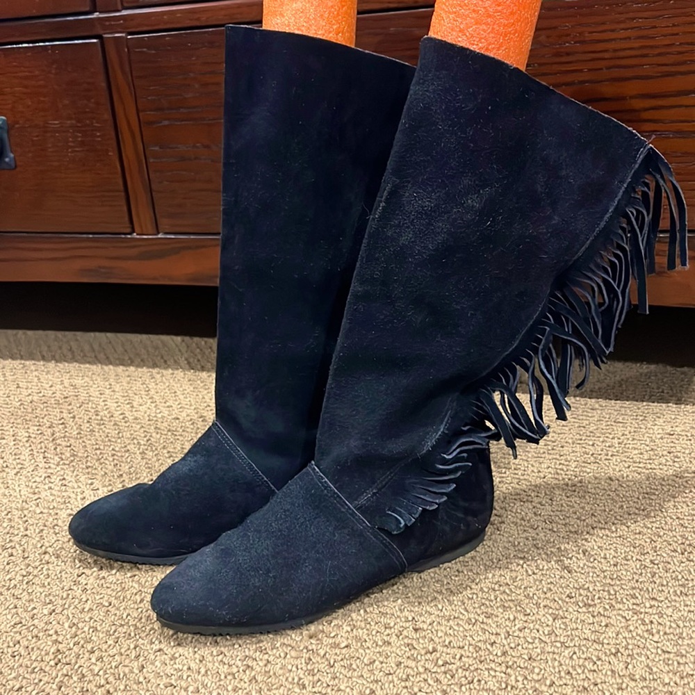 Black fringe boots